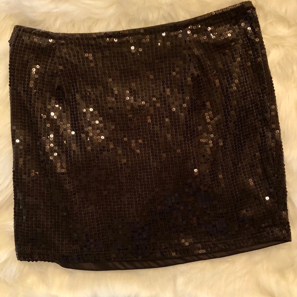 NWT ENVY ME SEQUINED SKIRT